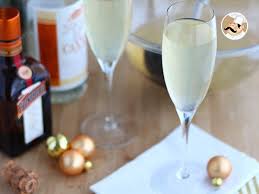 Soupe De Champagne Un Cocktail Festif Recette Ptitchef Recette En 2020 Cocktails Champagne Recette Recette Aperitif