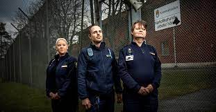 Kriminalvården is the swedish prison and probation service. Pressat Lonelage Pa Kriminalvarden Publikt