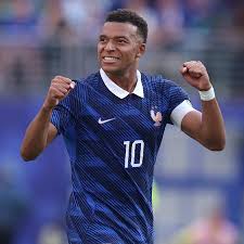 Após vitória, França assume liderança do ranking da Fifa; Brasil é o 5º