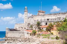 ‹ › diseñado en las últimas décadas del siglo xvi, con el objetivo de proteger a la villa de san cristóbal de la habana, y junto con su famoso faro, esta fortificación es un símbolo de la ciudad de la habana. Castillo De Los Tres Reyes Del Morro La Habana Historia Direccion 101viajes