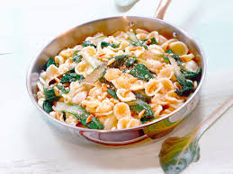 Muffins di pasta sfoglia con bietola pinoli e uvetta. Orecchiette Con Bietole E Acciughe