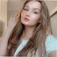 Samantha Coveney's Instagram, Twitter & Facebook