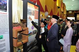 Tabung haji ialah singkatan bagi 'lembaga urusan dan tabung haji' (luth) malaysia yang peranan asalnya menguruskan perjalanan jemaahhaji dari malaysia pergi ke makkah setiap tahun. Tanjong Malim Kini Dikenali Daerah Muallim Semasa Mstar