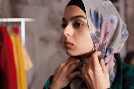 Maybe you would like to learn more about one of these? Tiga Alasan Diwajibkan Menutup Aurat Dalam Islam Bincang Muslimah