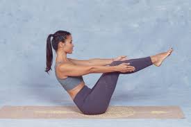 Postura Del Barco Yoga Yoga Posturas De Yoga Yoga Principiantes