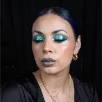 Callie Kirsch's Instagram, Twitter & Facebook