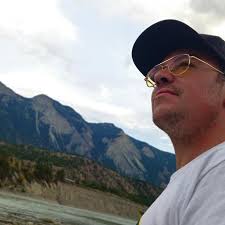 Hey all! So many upgrades to do for the style of riding I wanna do but  first…..is there anyone that has some old boots (working condition  preferably) that they'd like to sell