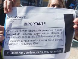 Siempre están cerca, vaya donde vaya. Empujones Trabaron La Cortina Metalica De Afp Provida Dejando A Empleados Encerrados Web Diario La Region