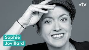 À partir de 1998, elle anime et produit plusieurs émissions culturelles sur les chaînes régionales de france 3. Sophie Jovillard Presentatrice D Echappees Belles France Televisions