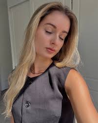 lately i've been falling depper for you it's like i'm learning how to love  again