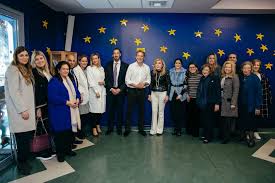 Η μαριαννα και η αγαπη τησ για τα παιδια. Episkepsh Payloy Geroylanoy Sthn Ogkologikh Monada Paidwn Marianna B Bardinogiannh Elpida Elpida