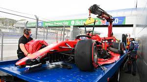 Kører i formel 1 for aston martin f1. Formel 1 In Russland Vettel Mit Unfall Hamilton Auf Der Pole Br24