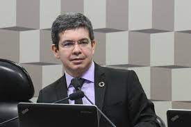 Jun 17, 2021 · senadores pretendem abrir a caixa de documentos da cpi da covid comissão vai retirar o sigilo de documentos considerados de interesse público e sem justificativa para serem mantidos em segredo. Senador Protocola Abertura De Cpi Da Covid 19 Jovem Pan
