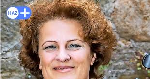 Wedemark: Cellistin Sabine Angela Lauer spielt in der Brelinger Kirche