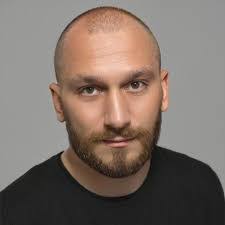 Mike Naki's Instagram, Twitter & Facebook