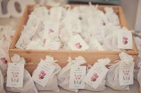 Wedding Trends Tulips Wedding Gift Favors Wedding Favors Spring Wedding Favors