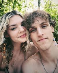 Josh Claxton's Instagram, Twitter & Facebook