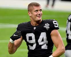 Las vegas raiders defensive end carl nassib came out on monday via an instagram post. Rwtoi Vq0u8etm