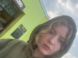 Hobart :: Pound-town, U.S.A. by Arielle Gordon