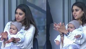 Rohit sharma is an indian cricketer. Rohit Sharma Shares Wife Ritika S Photo With Daughter Samaira Cheering For Him From The Stands Cricket News Zee News