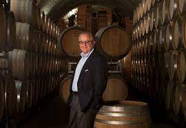 We have got 29 pic about fritz keller weingut architektur images, photos, pictures, backgrounds, and more. Weingut Franz Keller Schwarzer Adler Fritz Keller Wird Dfb Prasident Gourmetwelten Das Genussportal