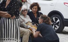 Find eunice munoz's contact information, age, background check, white pages, pictures, bankruptcies, property records, liens & civil records. Eunice Munoz Emocionada Despede Se Da Filha No Velorio Vip Pt