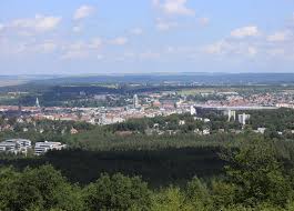Sie hat 100.000 einwohner und etwa 38.000 zusätzliche amerikanische einwohner wegen der großen militärischen basis ramstein in der region. Eine Saarlanderin In Kaiserslautern Wie Aus K Town Ein Zuhause Wird Empolis Blog