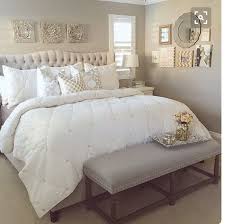 Upgrading your bed frame to the black railing and adding some small geometric triangles are the first steps. Pin By Noelia Medina On Decoracao Colocacao De Almofadas E Travesseiros Master Bedrooms Decor Bedroom Inspirations Home Bedroom