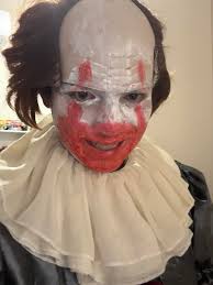 Quale colla mi consigliate di usare per incollare pezzi di gomma Eva su  tessuti? Un tessuto tipo cotone elasticizzato. Si tratta della tipica gomma  eva in fogli, sottile. Che vendono i cinesi.