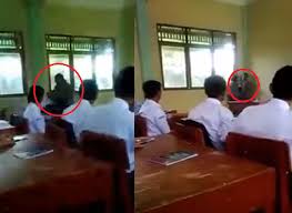 32 gambar guru mengajar anak tk kartun gambar kartun ibu guru sedang mengajar kata kata bijak download buku panduan guru tk kurikulum 2 di 2020 kartun gambar anak. Gambar Kartun Guru Sedang Mengajar Kata Kata