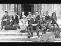 Из сериала рассказ служанки / the handmaid's tale. Perpetuum Mobile Penguin Cafe Orchestra This Makes Me Happy It Makes Me Think Of Being With Friends On Happy Li Orchestra Folk Music Soundtrack To My Life