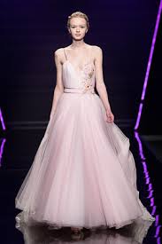 Basta guardare gli abiti da sposa blumarine 2019 per capire il loro concept, quello che c'è dietro. Abiti Da Sposa Blumarine 2019 Romanticismo Senza Tempo