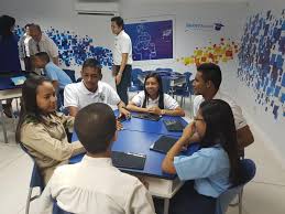 Samsung Awards Creativity at a Chiriqui school with 'Smart Classroom'  Technology