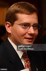 15,999 Entertains Stock Photos, High-Res Pictures, and Images