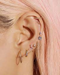 It S The Most Fun A Girl Can Have Without Getting A Tattoo We Re In Full Support Of The Multiple Earring Move Ear Piercings Ear Jewelry Pretty Ear Piercings