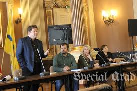 Alege ofertele cu garantia de livrare si iti dam banii inapoi daca produsul nu corespunde descrierii iar la fiecare comanda finalizata prin garantia de livrare primesti puncte de fidelitate ca sa poti cumpara mai ieftin. Cercul Literar De La Sibiu ApÄrÄtorul UmanitÄÈii Èi Al Valorilor Clasicismului Sad Ziua A 2 A Special Arad Ultimele Ètiri Din Arad
