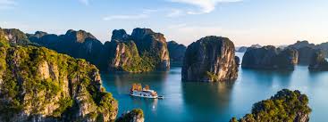 Ha long bay (also halong bay) is in northern vietnam, 170 km (105 mi) east of hanoi. Crociera Di Bhaya Legend Nella Baia Di Halong Nei 3 Giorni