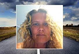 Sara Barry's Instagram, Twitter & Facebook