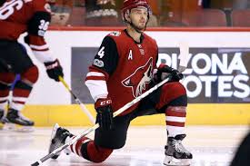 Niklas hjalmarsson is back on the united center ice after being traded to the coyotes in june. Niklas Hjalmarsson Starts New Chapter Of His Career With Coyotes Chicago Sun Times
