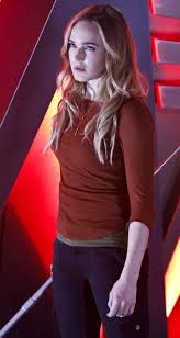 Sara was looking a bit dead on last night's arrow, but nothing that a dip into the lazarus pit can't fix. Hey I M Sara Lance But Most Of You Know Me As Either The Black Or The White Canary I Was Killed By Thea Queen But Then Res White Canary Lady Sybil