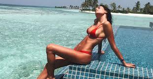 Francesca sofia novello comes into the public eye being the girlfriend of valentino rossi who is a famous italian motorcycle road racer. Francesca Sofia Novello La Compagne De Valentino Rossi Enflamme Instagram