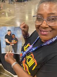 Introduction and photo from 2025 fan con in philly