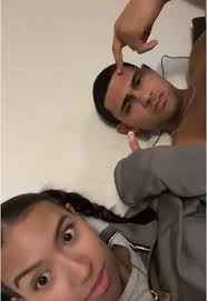 Pointer Video Girlfriend