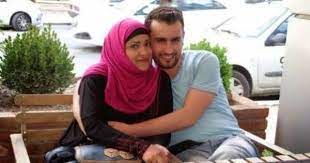 اخبار اليمن مذيعة في قناة اليمن الرسمية تدافع عن صور حميمية له blog blog posts places to visit
