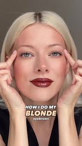 Best Shades for Blonde Girls: Eyebrow Makeup Guide