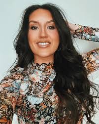 Jessica Disbrow's Instagram, Twitter & Facebook