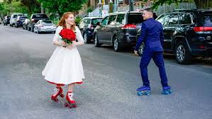 Lyndsay morrison of ctv news toronto interviews a pet parent and client of midtown mobile veterinary hospice services in february 2020. Love In The Time Of Covid 19 Roller Skating Couple Marry Amid Pandemic Ctv News