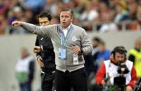 Laurenţiu reghecampf a fost la un pas să fie linșat de interlopi. Telenovela Reghecampf La Craiova A Ajuns La Final S Ar Intoarce Doar La Steaua