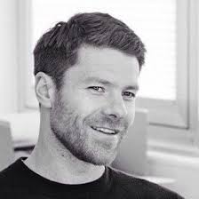 Xabi alonso được biết đến như là một trong những tiền vệ trung tâm. Xabi Alonso Xabialonso Twitter