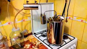 Pe timpul cat cazanul de tuica este incalzit si se produce tuica veti mai fi nevoit sa lipiti pe unde mai crapa pasta. Cum Se Face È›uicÄƒ De PrunÄƒ La ReÈ›etÄƒ AcasÄƒ Cum Se Face Rachiu De Prune AcasÄƒ Caracteristici Ale ReÈ›etei